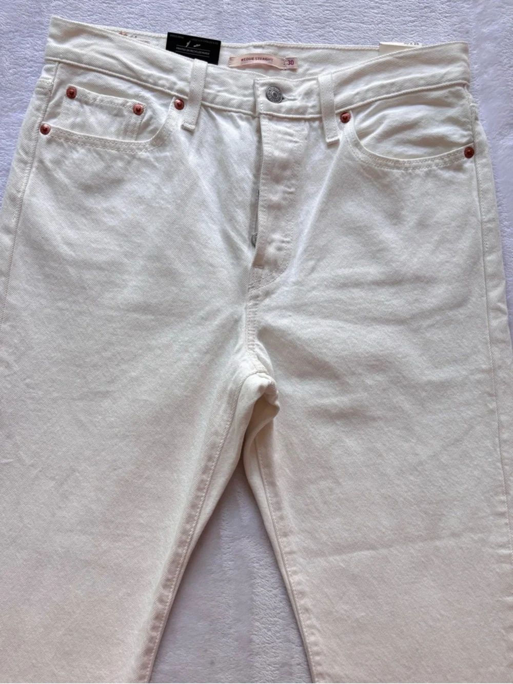 LEVI'S Wedgie Straight Leg Cropped High Rise Button Fly White Jeans--NWT--30 - Picture 6 of 16